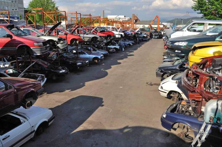 Des véhicules destinés à la casse Nontron